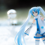 Figure-moe-Snow-Miku-2