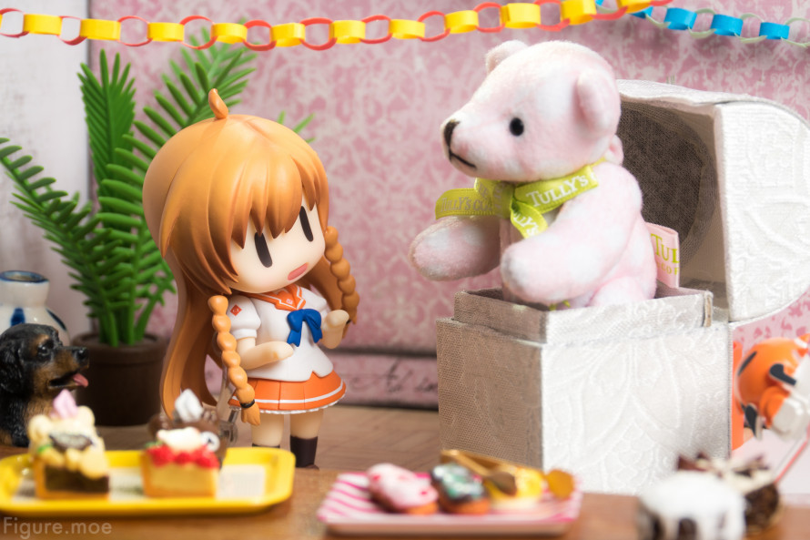 Figure-moe-Mirais-BIG-Birthday-Gift-4