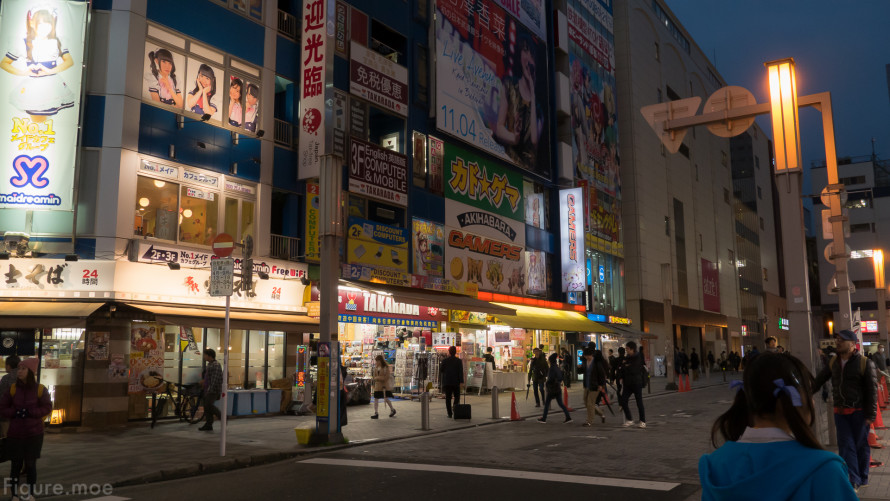 Figure-moe-Akihabara-2015-10