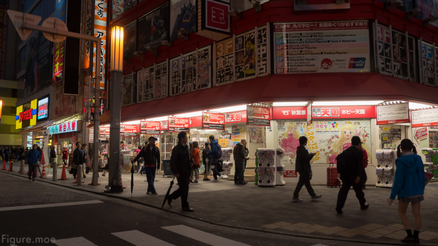 Figure-moe-Akihabara-2015-9